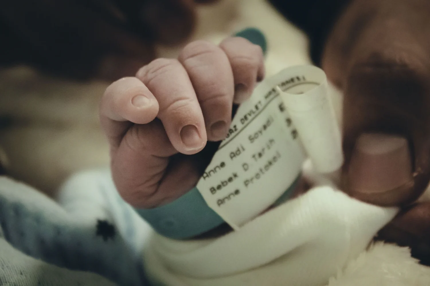 Bébé a 0 à 3 mois : comprendre ses besoins pour traverser le quatrième trimestre en douceur