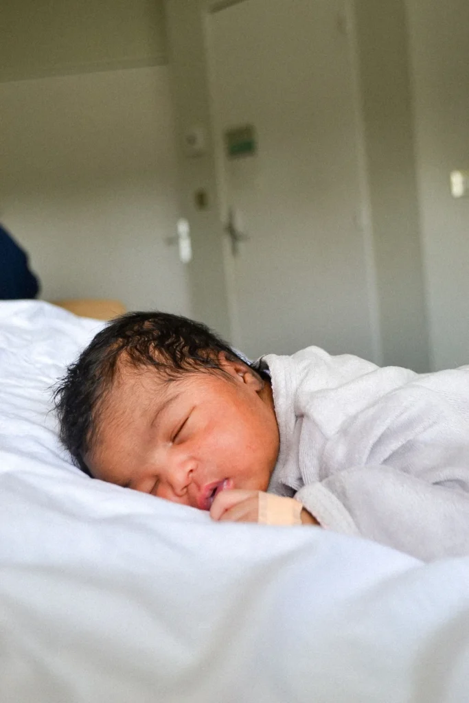 Image d'un bébé qui dors - Article les 5 besoins fondamentaux de bébé par Manalait